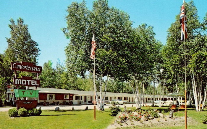 Americana Motel - Old Post Card (newer photo)